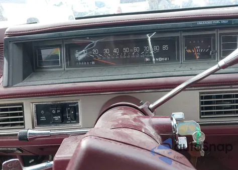 1989 Oldsmobile Delta 88 Royale z USA, uszkodzony, nr VIN 1G3HN54C3KW314036